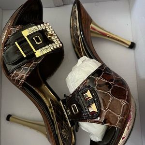 Fire heels, Hardly wore them they just sitting pretty in my closet! 🥵